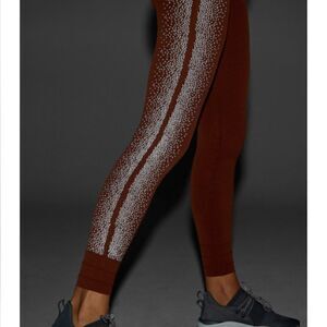 Fabletics High-Waisted Sculptknit® Reflective Legging Large Chestnut/Reflective